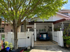 Rumah Armand Masjid Tanah Melaka 4BR Fully Aircond